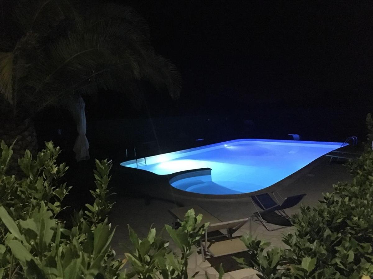 Trullo Al Monte Bed and Breakfast Ceglie Messapica Εξωτερικό φωτογραφία