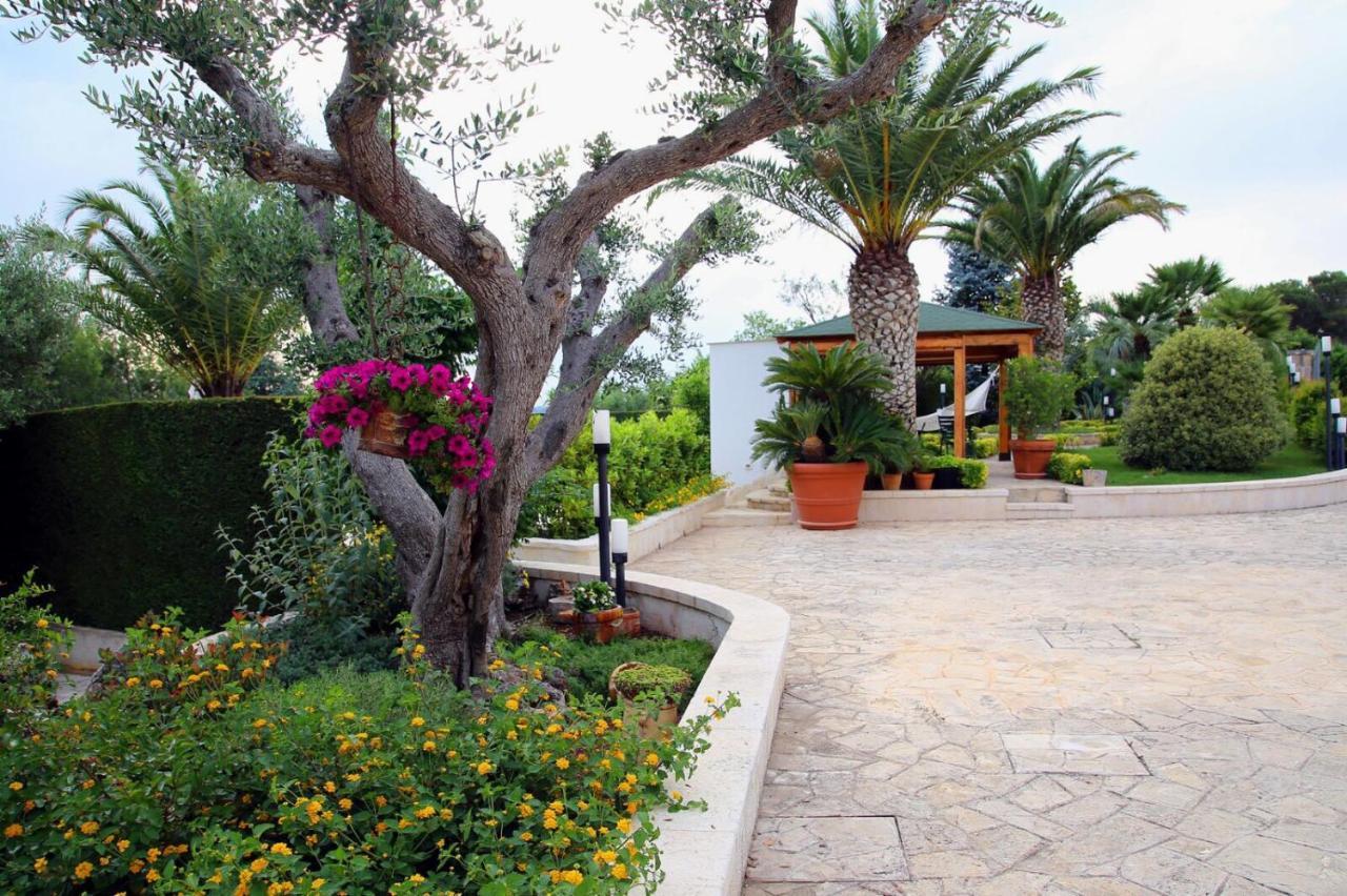 Trullo Al Monte Bed and Breakfast Ceglie Messapica Εξωτερικό φωτογραφία