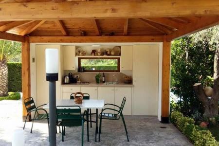 Trullo Al Monte Bed and Breakfast Ceglie Messapica Εξωτερικό φωτογραφία